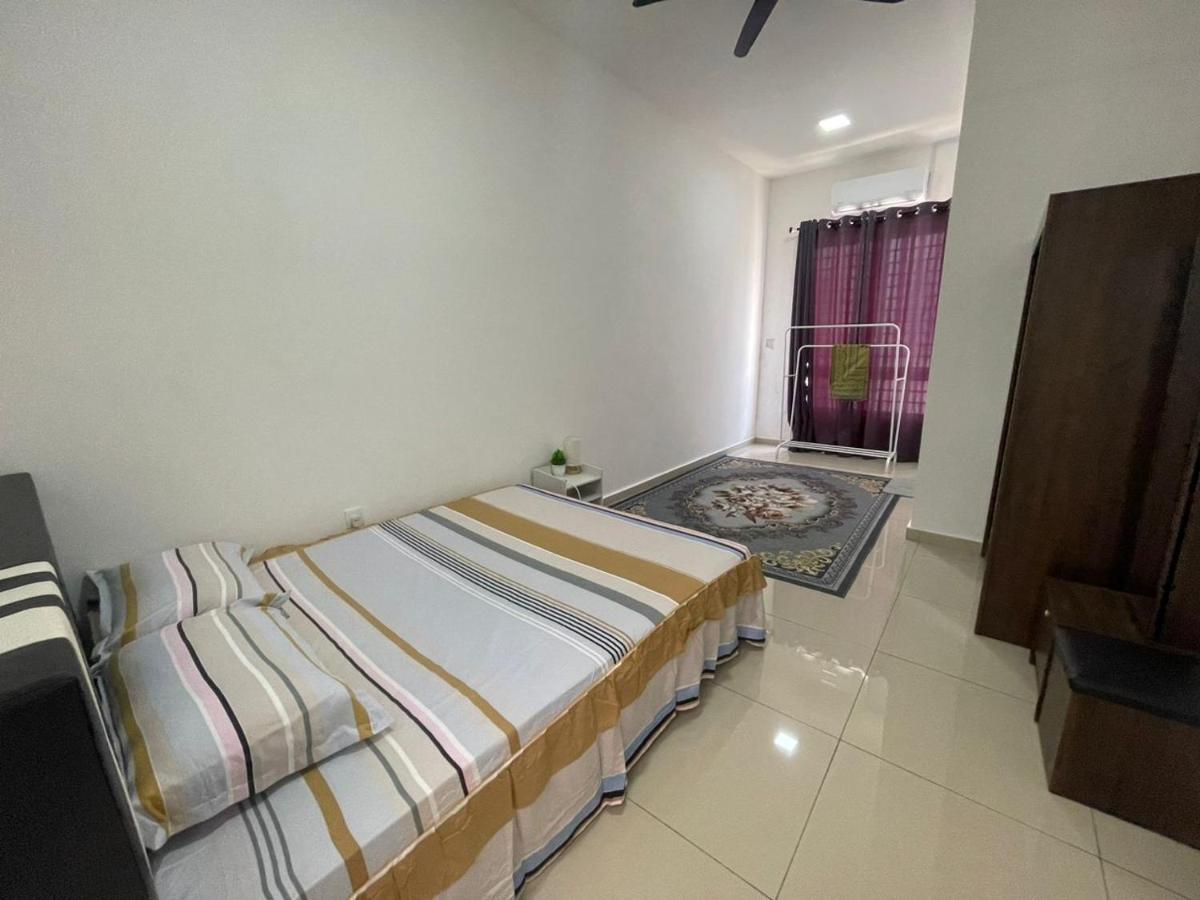 Safiyya Homestay Keluang Exteriér fotografie